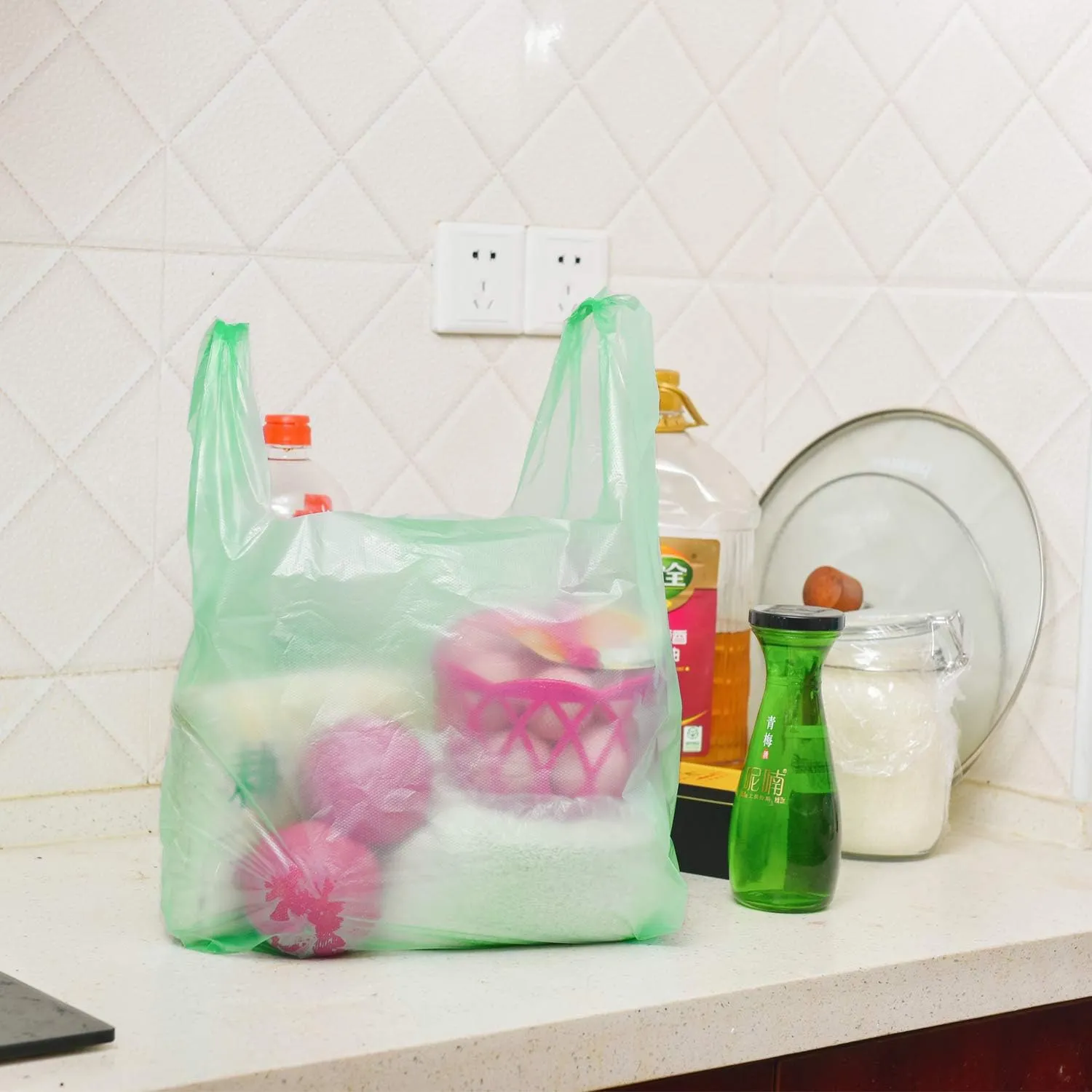 LazyMe T Shirt Bags, Plastic Bags with Handles for Grocery, Retail and St. Patrick's Day, Bolsas De Plastico Para Negocio, 12x20 Inch (Green, 50pcs)